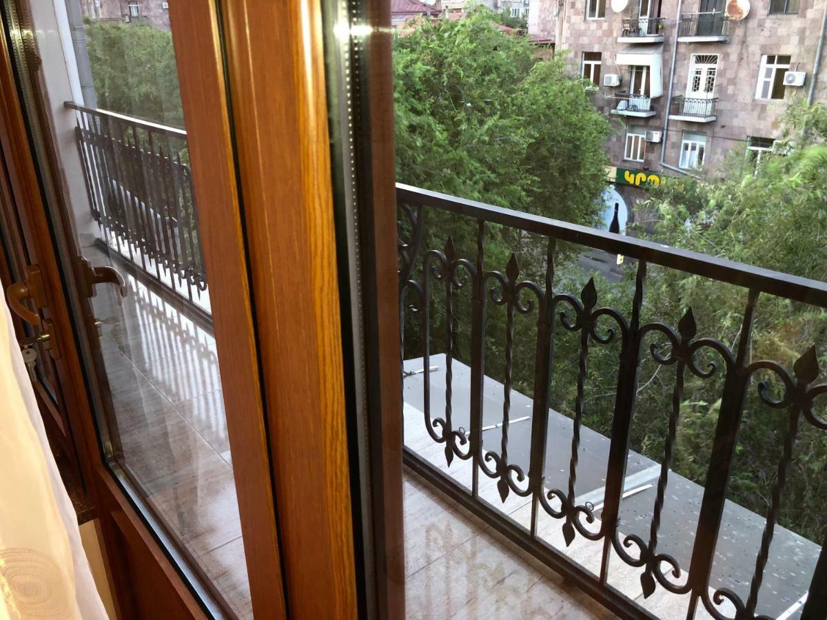 Luxury Tumanyan Apartment Jereván Kültér fotó
